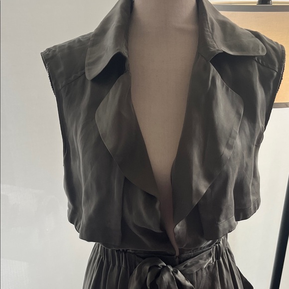 bebe Olive Green Sleeveless Tunic - Picture 2 of 8